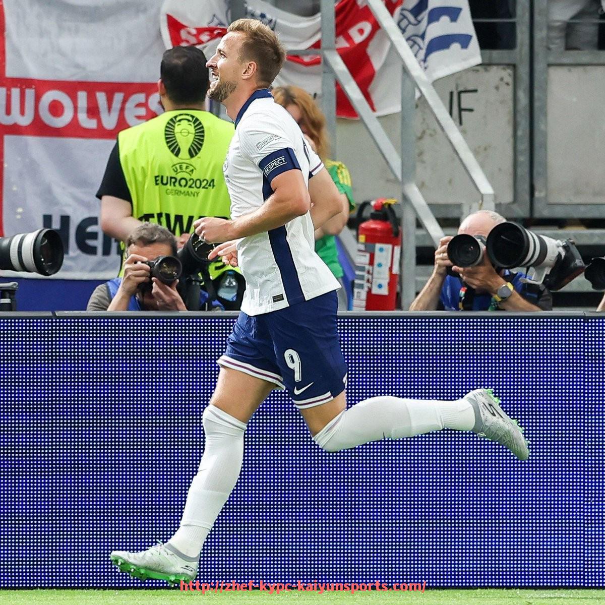 ky开云体育-巴塞罗那足球俱乐部对阵意甲球队的经典比赛回顾